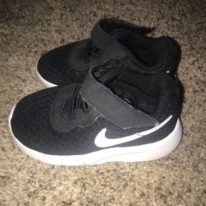 Toddler Boy Size 5 Nike Tennis Shoes